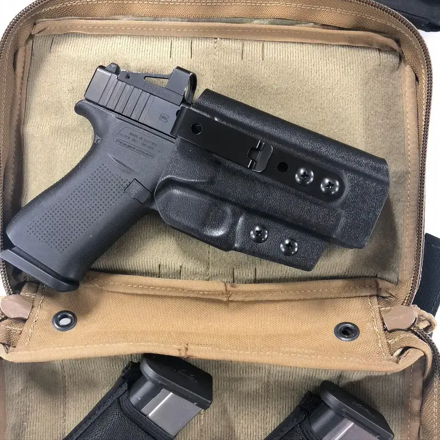 Everyday concealed carry holster setup